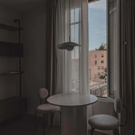 アパート Modern Next To Monaco ボーソレイユ